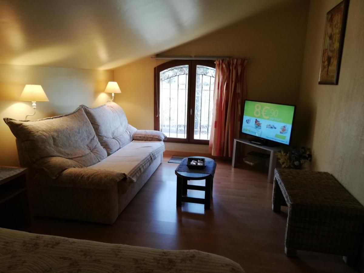La Planquette Bed & Breakfast Castelnou Exterior photo